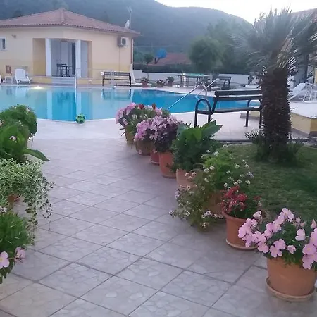 Iliaktida Studio-villas Вилла Frinion